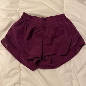 Lululemon Hotty Hot Low Rise Short 2.5"